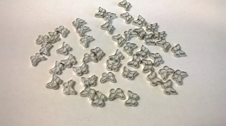 50 pcs WHITE BUTTERFLY floating charm - Click Image to Close