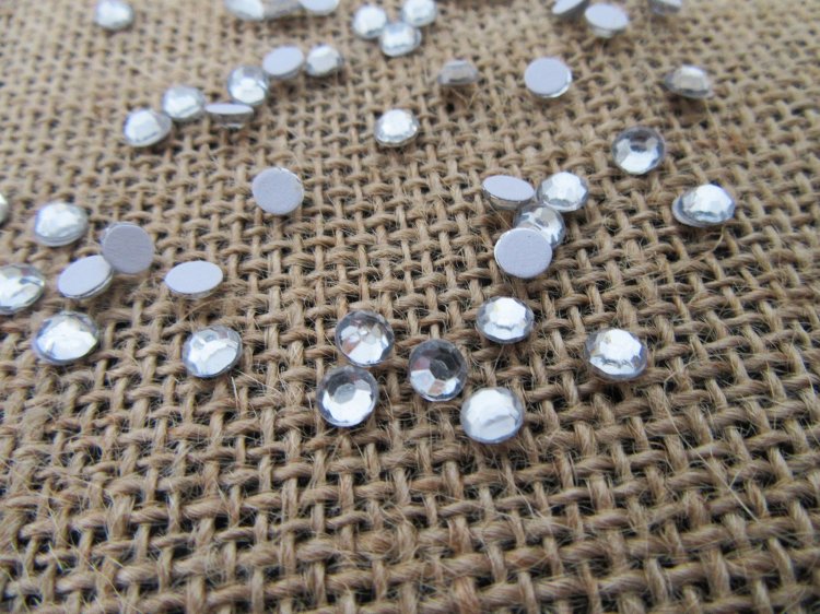 12Sheet x 200Pcs White Sticky Back Rhinestones 5mm Retail - Click Image to Close