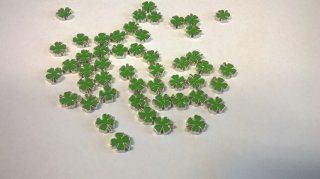 50 pcs GREEN FLOWER floating charm