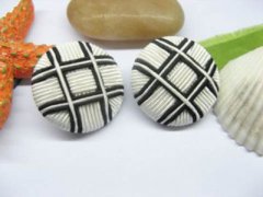 4x5Pcs New White & Black Round Handcrafted Buttons 4x5Pcs New White & Black Round Handcrafted Buttons