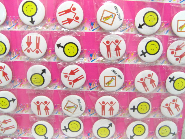 210X 30mm Assorted Sign Button Pin Badges - Click Image to Close