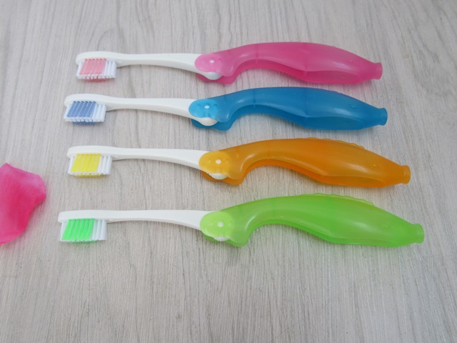 12Pcs Foldable Toothbrush Outdoor Travel Camping Hiking Mixed - Click Image to Close