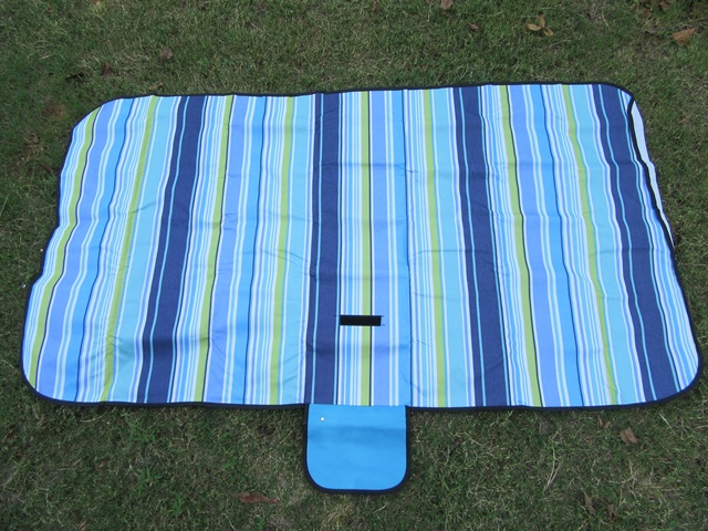 1X Foldable Camping Blanket Picnic Beach Mat Moisture-Resistant - Click Image to Close