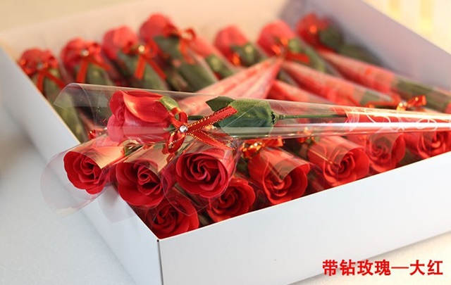 60Pcs Red Bath Artificial Rose Soap Flower Mother's Day Valentin - Click Image to Close