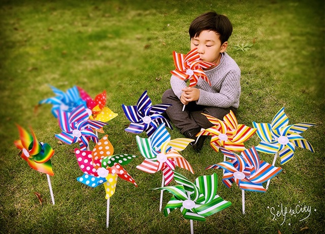 50 Plastic Stripe Colourful Flower DIY Windmill Outdoor Toys - Click Image to Close