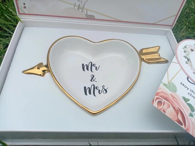 1Set Boxed Mr. & Mrs. Trinket Ring Dish Ceramic Jewelry Tray w/C - Click Image to Close