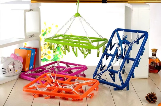 3X Drying Clothes Hanger Clips Peg Hanger Randonly Design - Click Image to Close